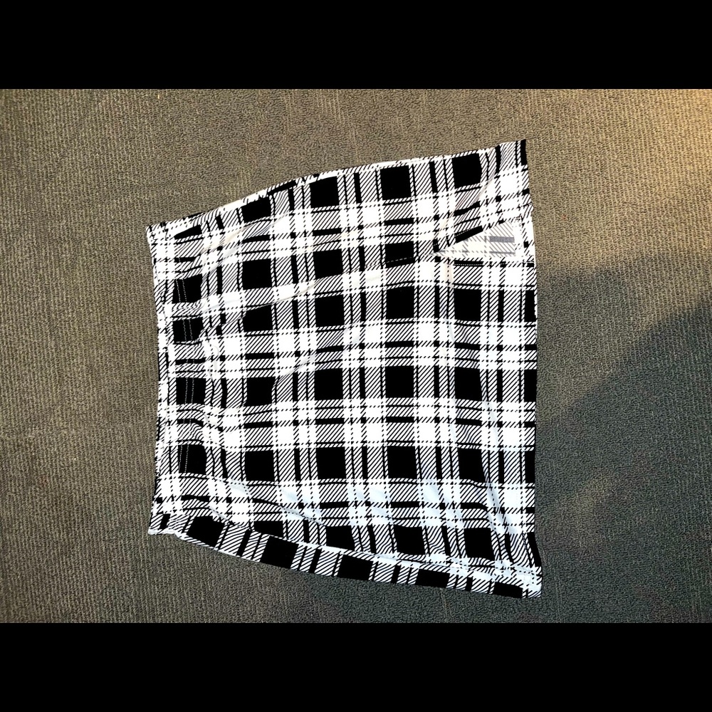 black and white plaid